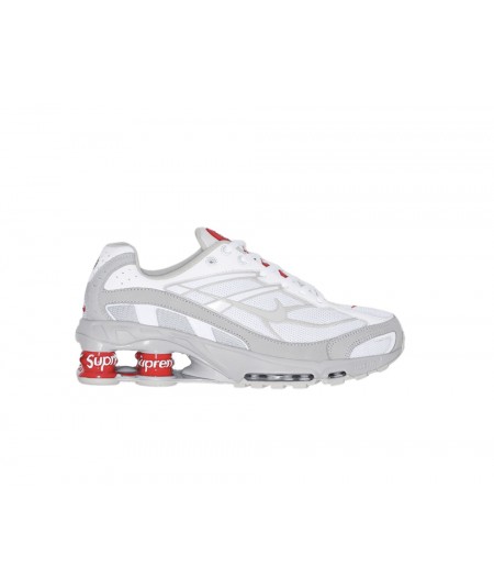 Nike Shox R4 x Supreme