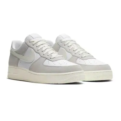 Nike Air Force 1 LV8