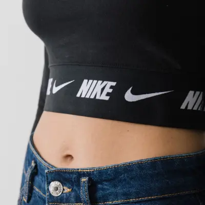 NIKE CROP TOP