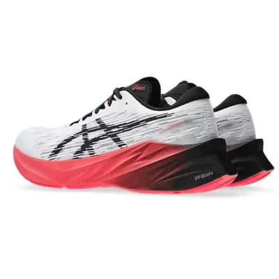 Asics Novablast 3