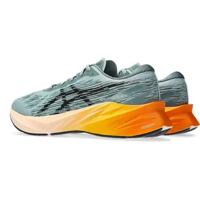 Asics Novablast 3