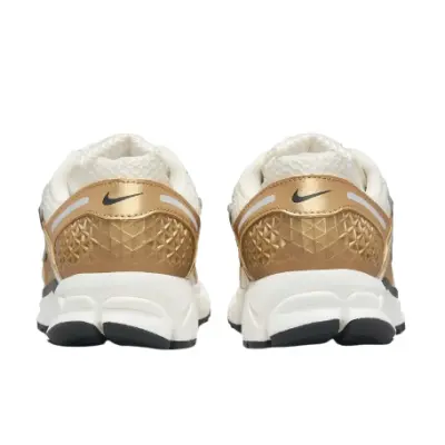 Nike Vomero 5 'Gold'