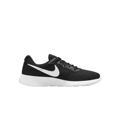 Nike Tanjun