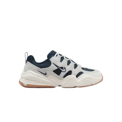 copy of NIKE TECH HERA